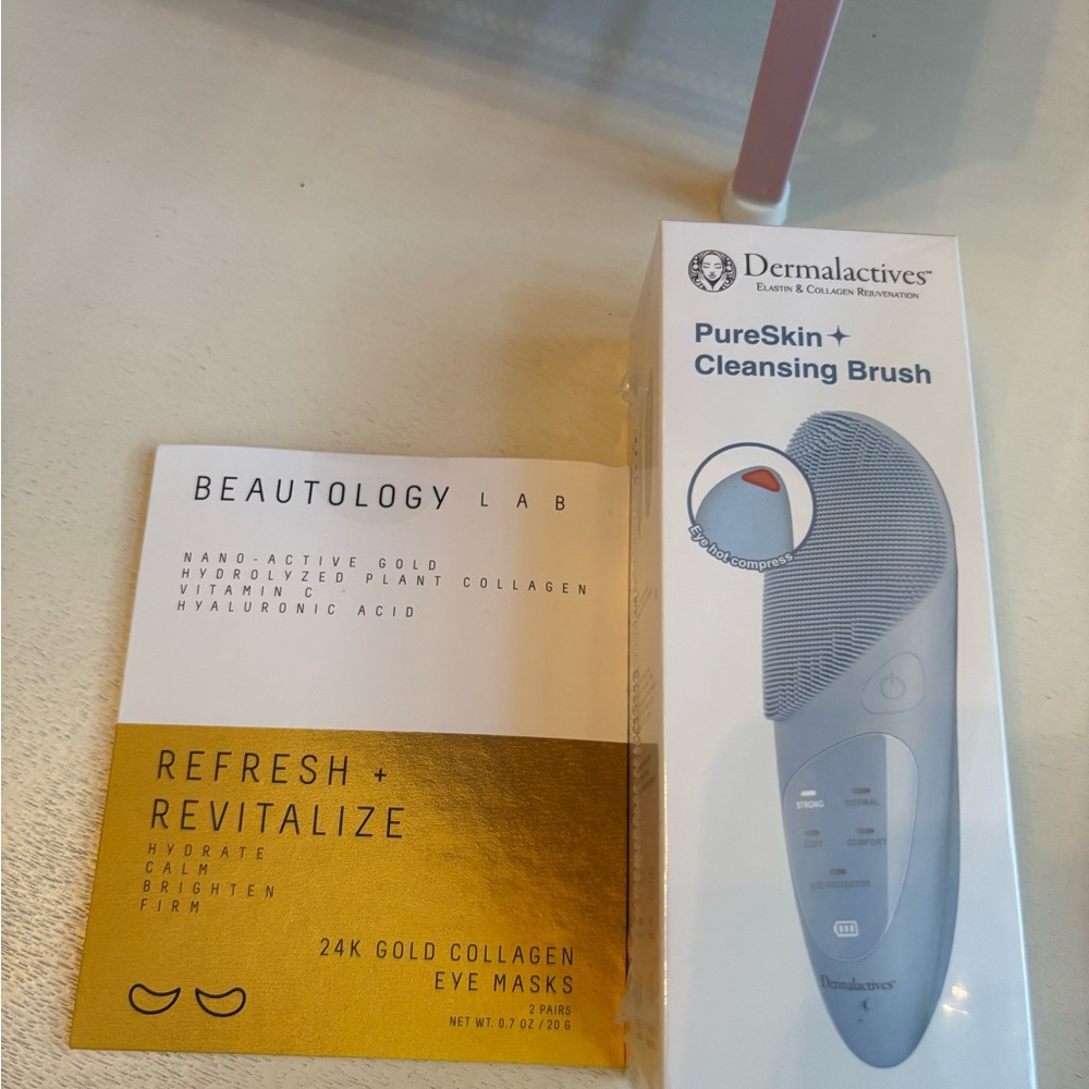 PureSkin+ Cleansing Brush - White
